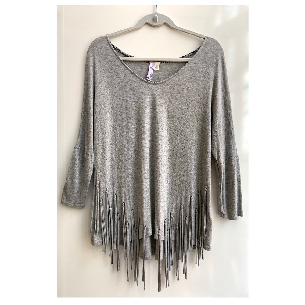 Alya Gray Fringe Top M